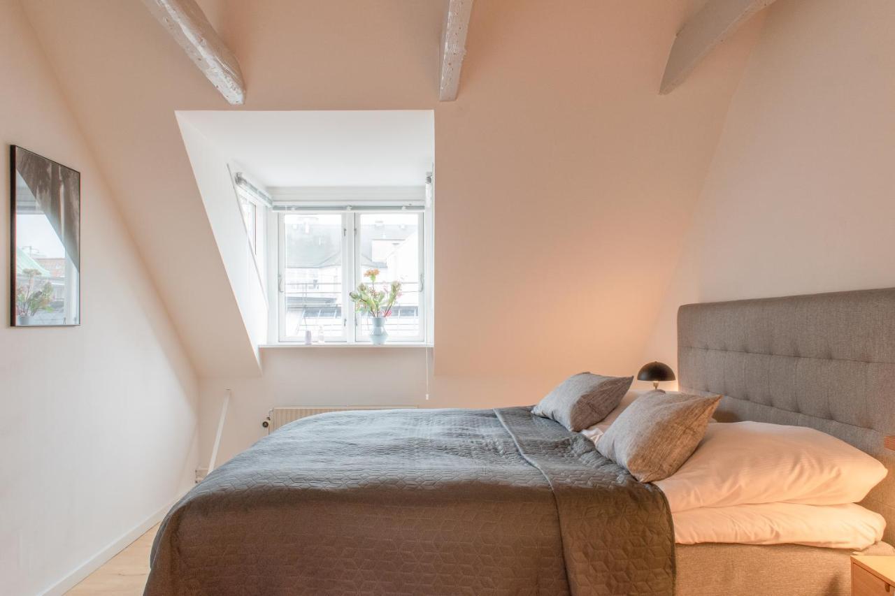 Lovely 2 Bedroom In The Centre Of Apartment *